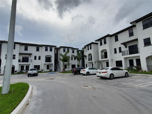 Foto del edificio - 15650 SW 136th St