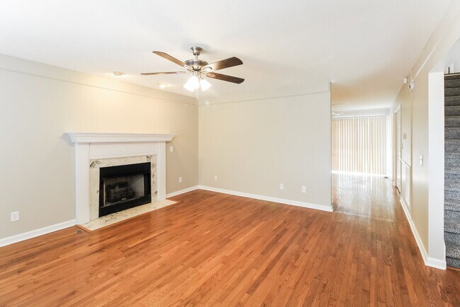 Building Photo - 403 Mountain View Ct