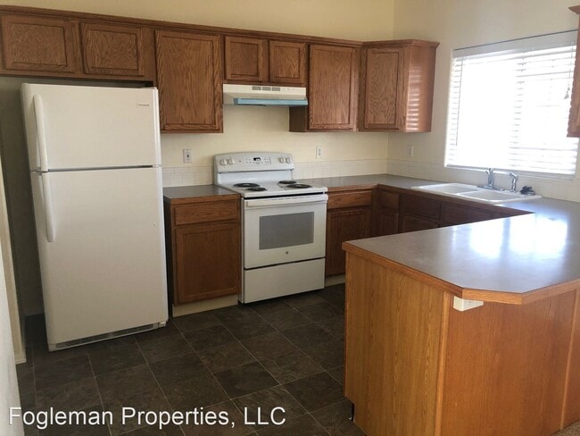 Building Photo - 3 br, 1.5 bath House - 785 Willow