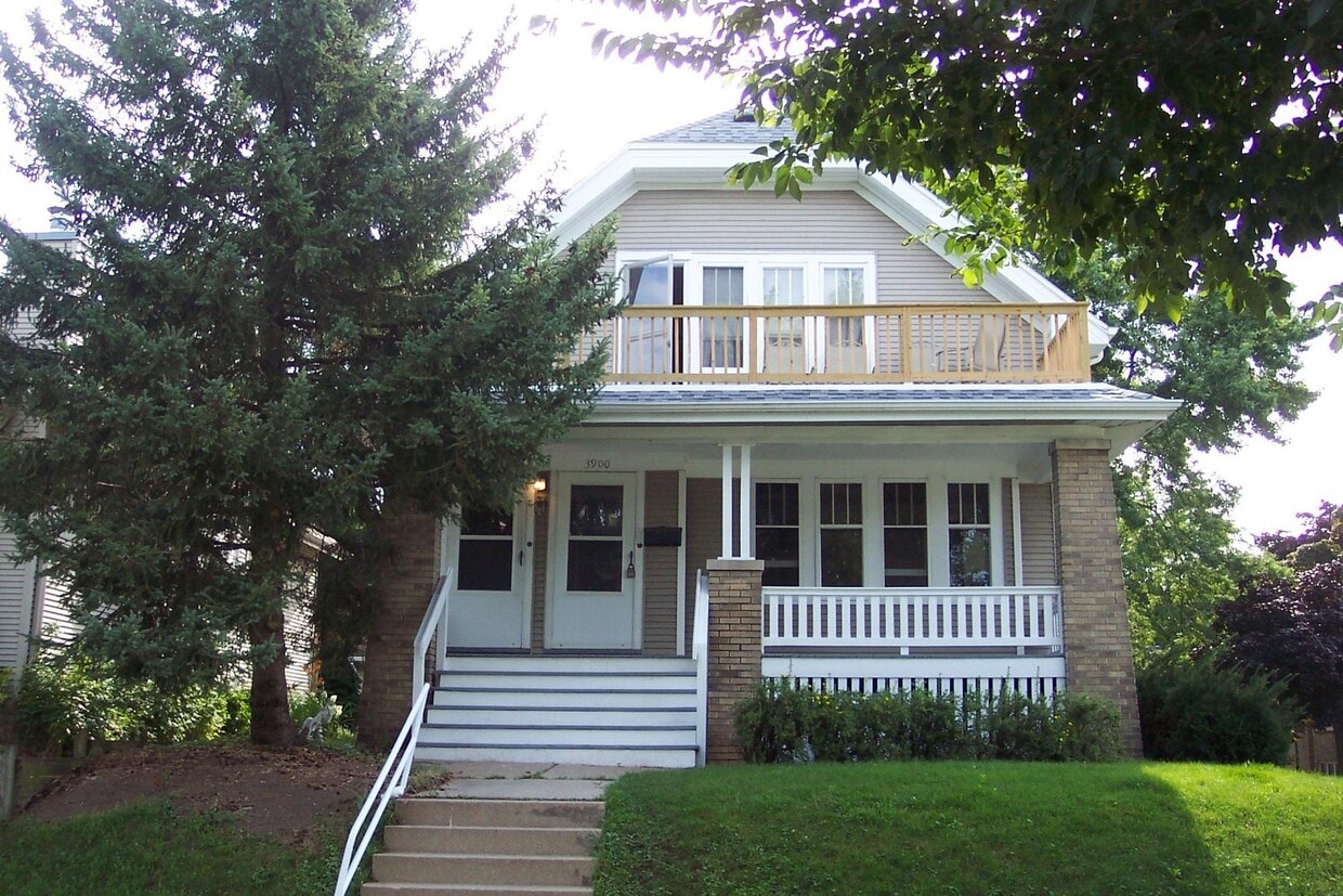 Primary Photo - 3902 N Frederick Ave