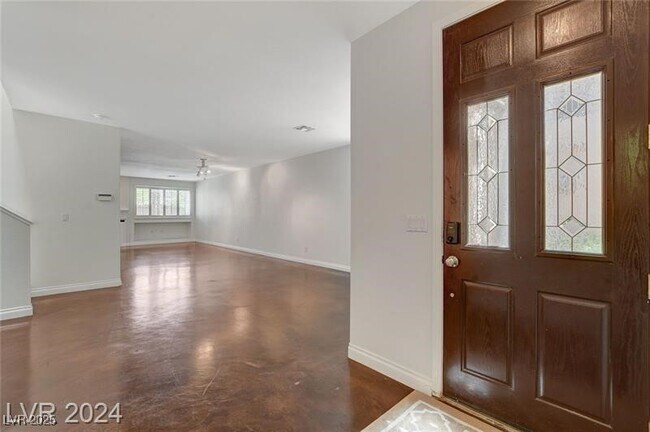 Foto del edificio - 9420 San Laguna Ct