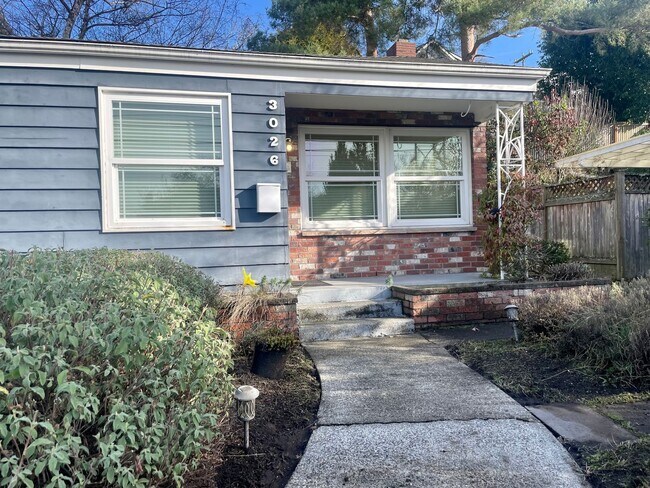 Building Photo - Welcome Home 2 BD/2BA Plus Large Finished ...