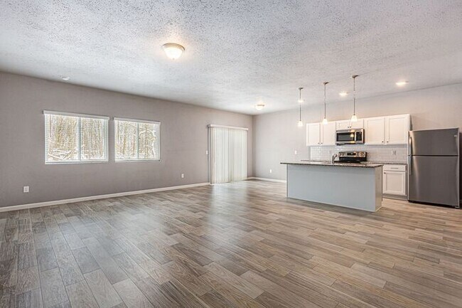 Building Photo - 3518 E Sedge Wren Dr