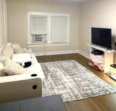 Living Room - 107 S Buchanan St