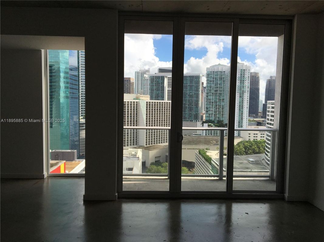 Foto del edificio - 151 SE 1st St