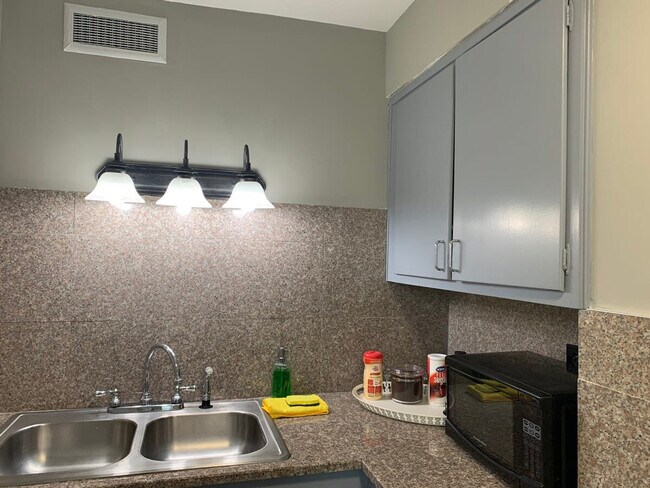 Foto del edificio - 300 Peachtree Rd NE