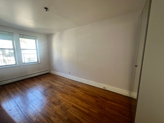 Foto del edificio - 553 Undercliff Ave