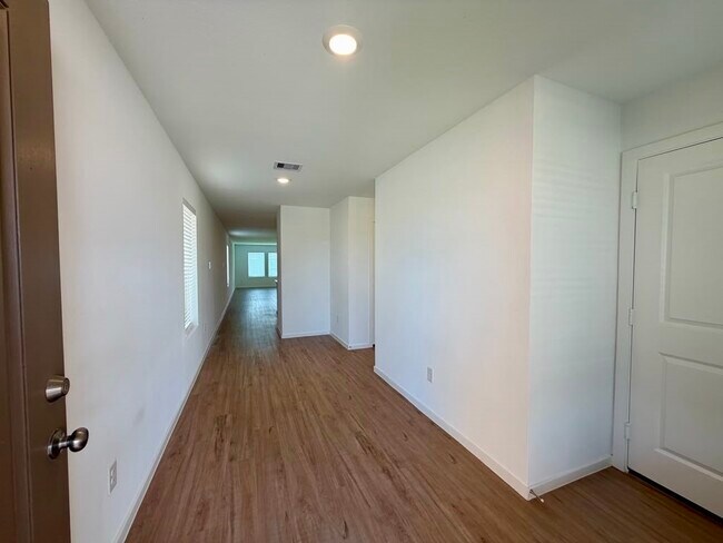 Building Photo - 3056 Ash Ray Dr