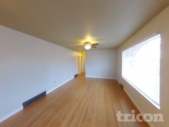 Foto del edificio - 1915 Berkshire Ln