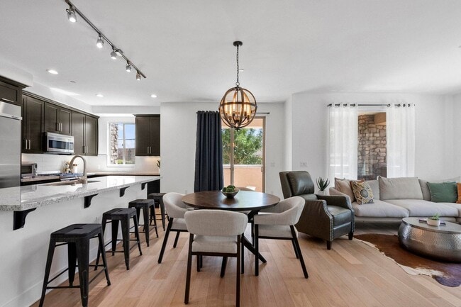 Foto del edificio - 4803 N Woodmere Fairway