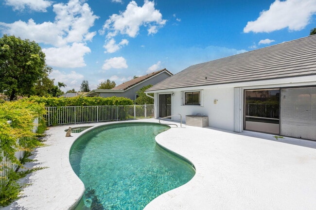 Foto del edificio - 9476 El Clair Ranch Rd