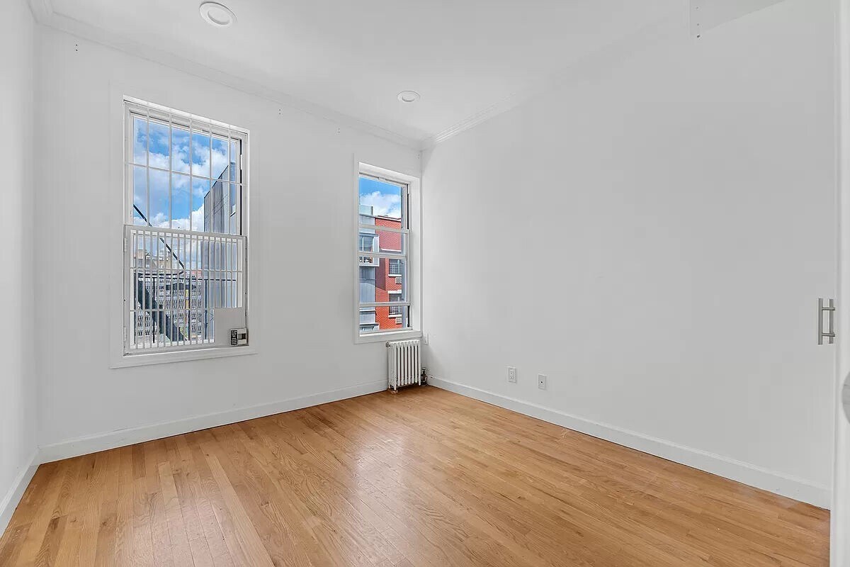 Primary Photo - 106 Norfolk Street