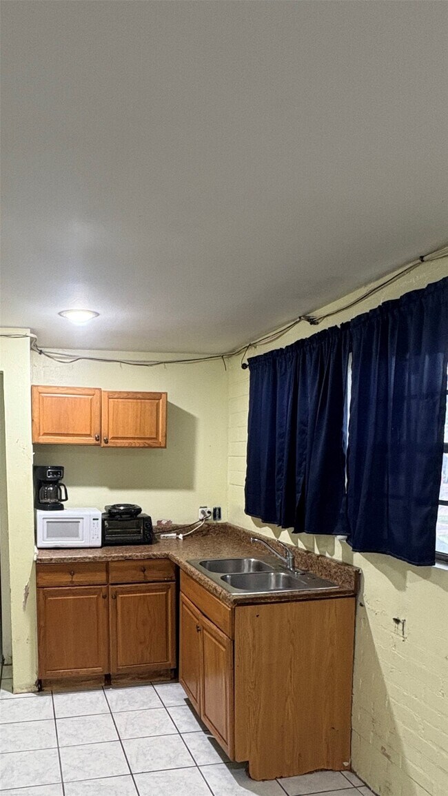 Foto del edificio - 2001 N Brazosport Blvd