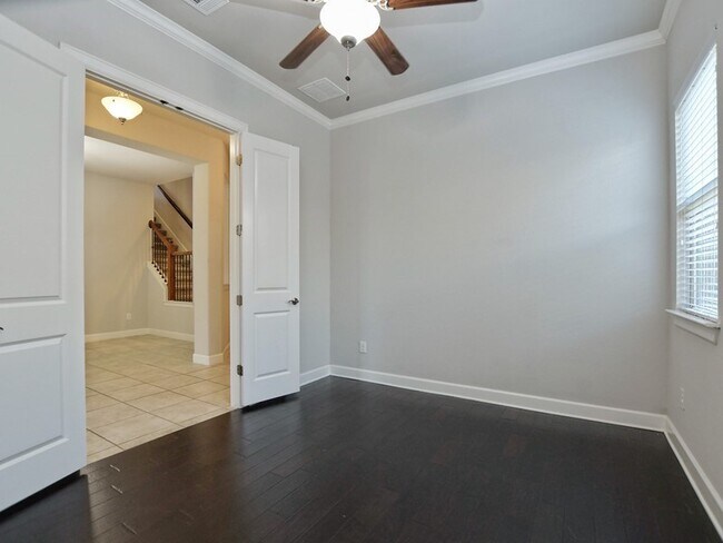 Building Photo - Cedar Park