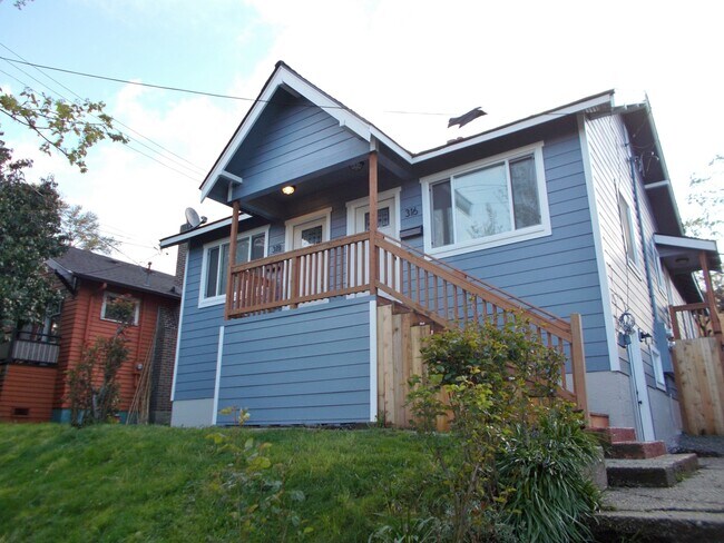 Building Photo - Squire Park/Cherry Hill 2 Bedroom, 1 Bath ...