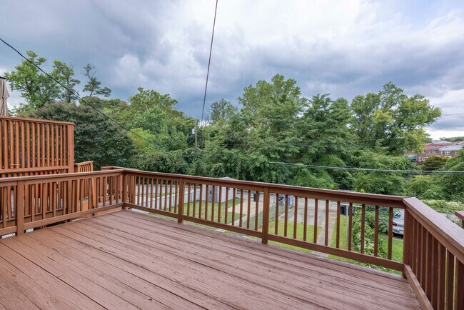 Building Photo - Charming 3 Bedroom Townhome in Halethorpe!