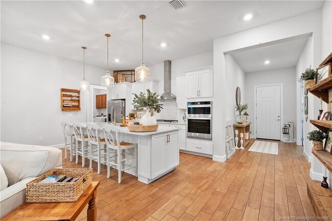 Foto del edificio - 564 SE Villandry Way