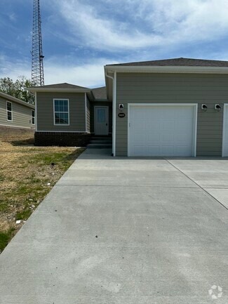 Building Photo - 9005 Landon Ln
