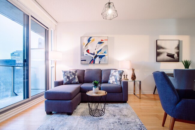 Photo du bâtiment - 55 Bremner Blvd