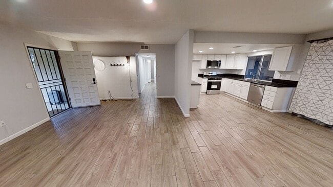 Building Photo - 3-Bedroom Home in Redlands, CA