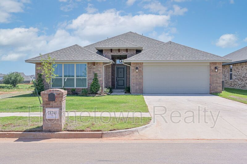 Foto principal - 18348 Autumn Grove Dr