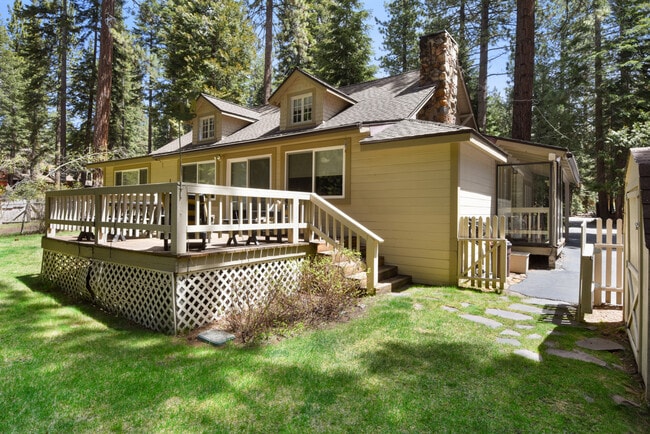 Building Photo - 531 Brassie Ave