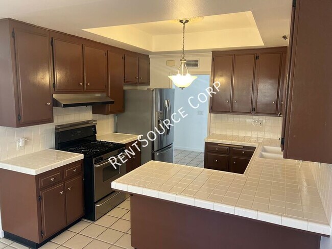 Building Photo - 3 Bedroom Home For Rent In Canyon Country