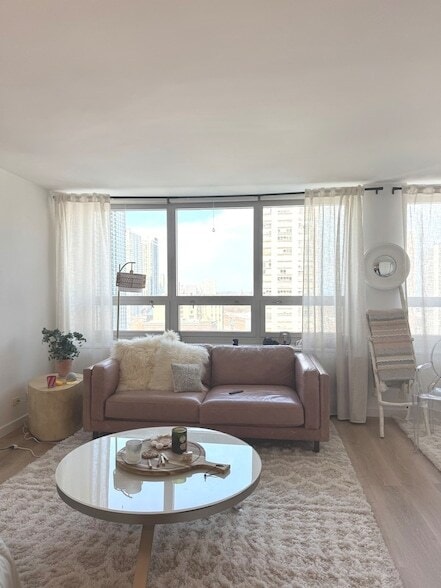 Foto del edificio - 88 W Schiller St