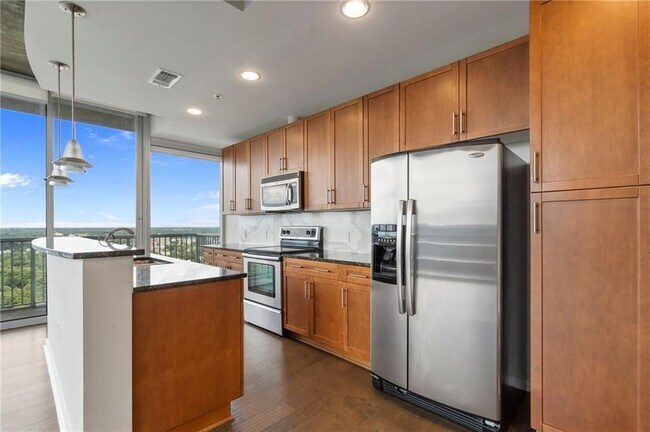 Foto del edificio - 855 Peachtree St NE