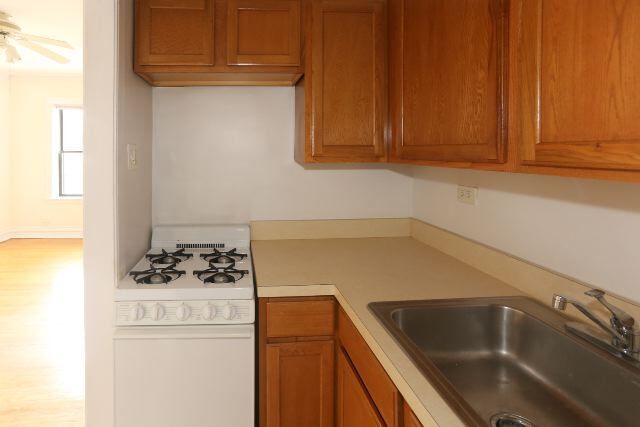 Foto del edificio - 1455 W Byron St