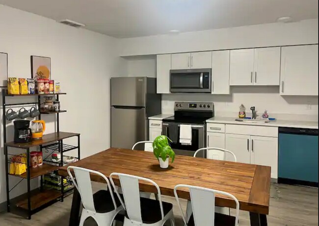 Foto del interior - The Gem – Collegetown’s Hidden Treasure