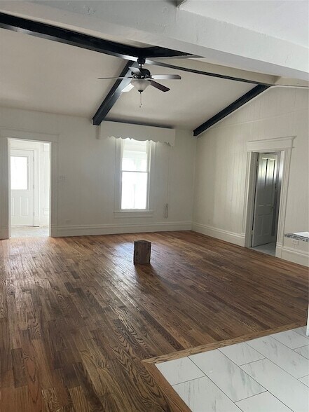 Foto del edificio - 402 S Pearl St