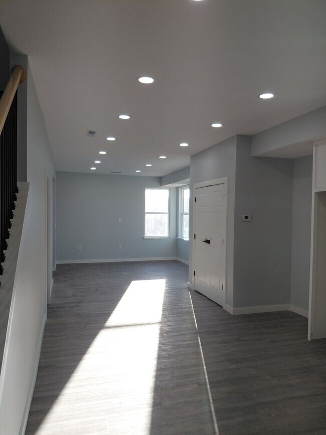 Foto del edificio - 707/709 Maple Street