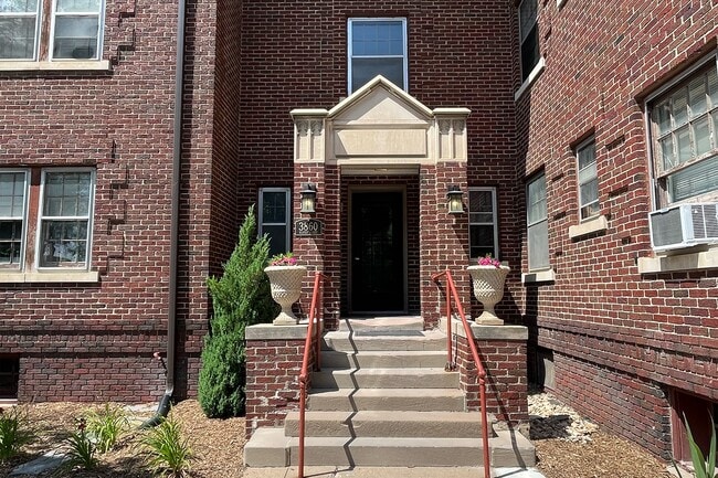 Building Photo - Highland Court