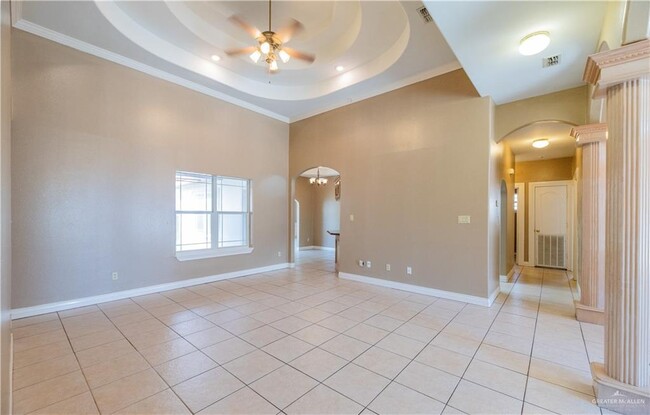 Building Photo - 208 Baylor Ave