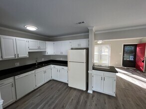 Building Photo - 4713 Matt Dr