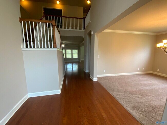 Building Photo - 7304 Vidette Ln SE