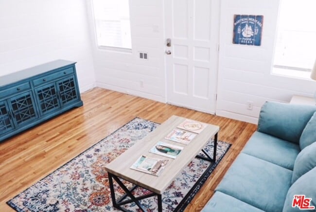 Foto del edificio - 12842 Walsh Ave