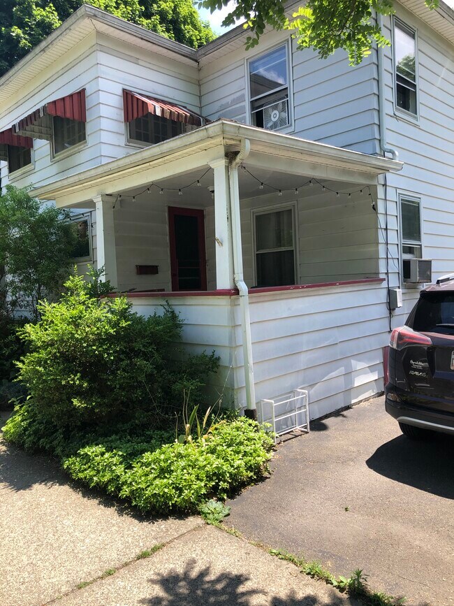 Foto del edificio - 317 E Falls St