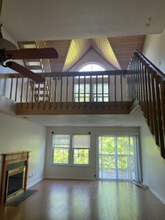 Foto principal - 921 Gas Light Ln