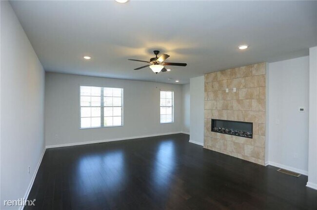 Foto del edificio - 4 br, 3.5 bath Townhome - 3357 Evermore Pkwy