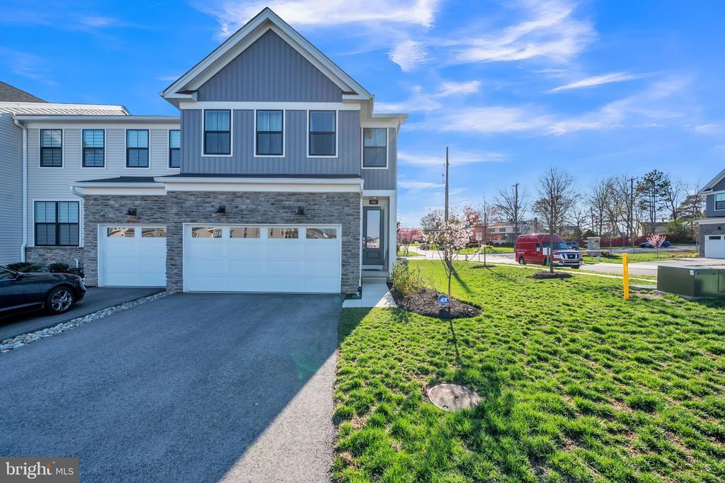 Foto principal - 900 Dogwood Ct