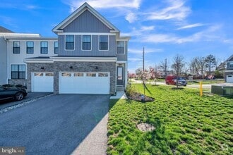 Building Photo - 900 Dogwood Ct