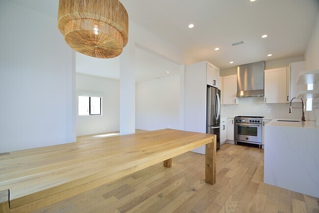 Building Photo - 1131 19th St