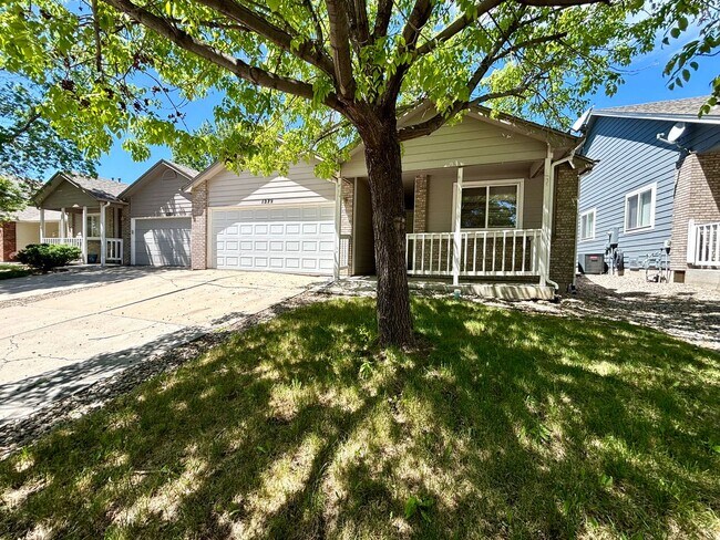 Building Photo - Beautiful Duplex with Attached Garage and ...