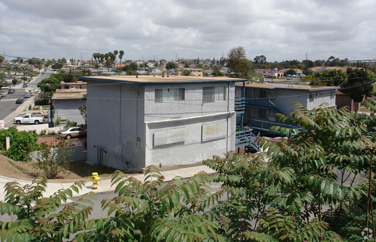 Building Photo - 4204 Division St