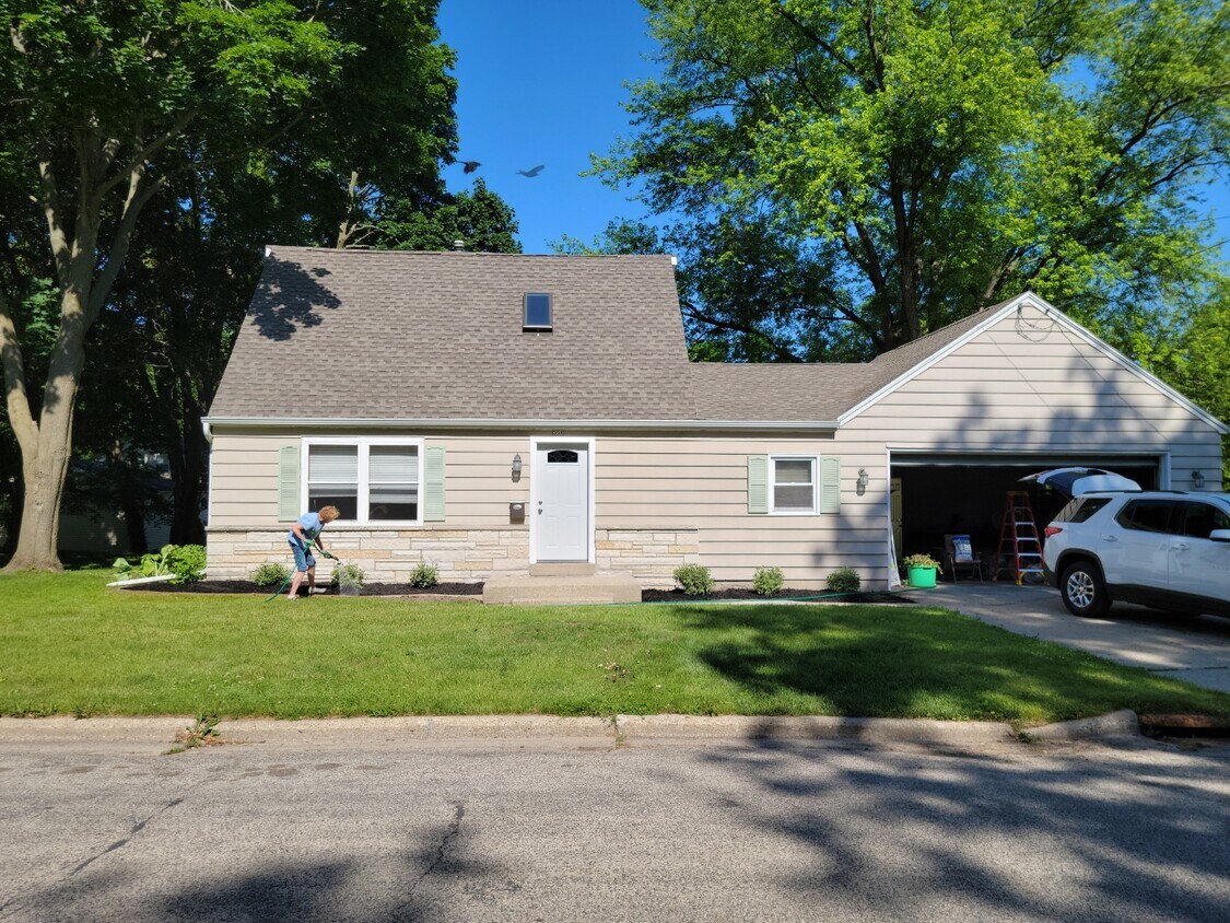 351 S Summit St, Whitewater, WI 53190 House Rental in Whitewater, WI