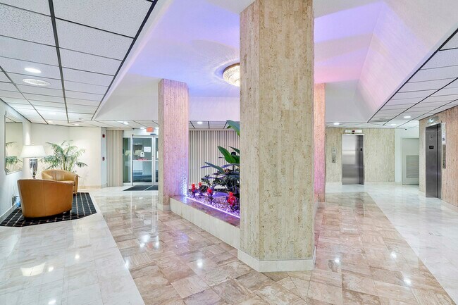 Foto del edificio - 10777 W Sample Rd