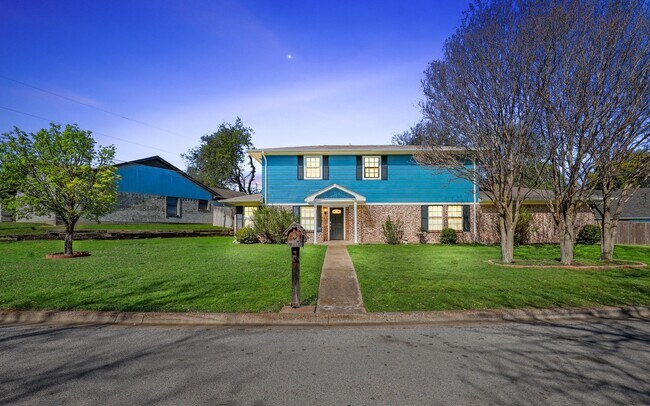 Building Photo - 1104 Cozby Ct W