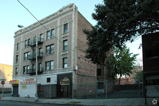 Building Photo - 49-51 Hill St